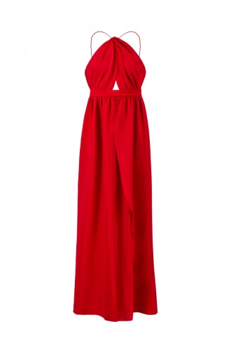Długa, zwiewna, czerwona sukienka z wiązaniem na plecach